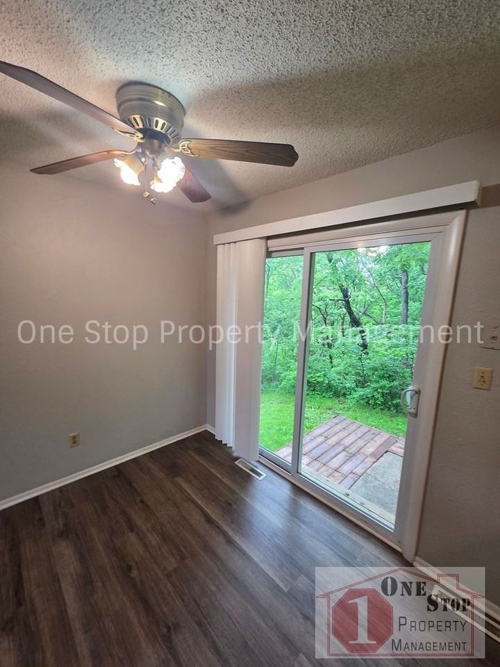 411 Ne Westwind Dr #A - Photo 5 of 21