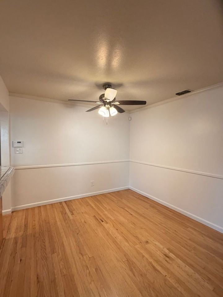 2055 Maryal Dr - Photo 4 of 10