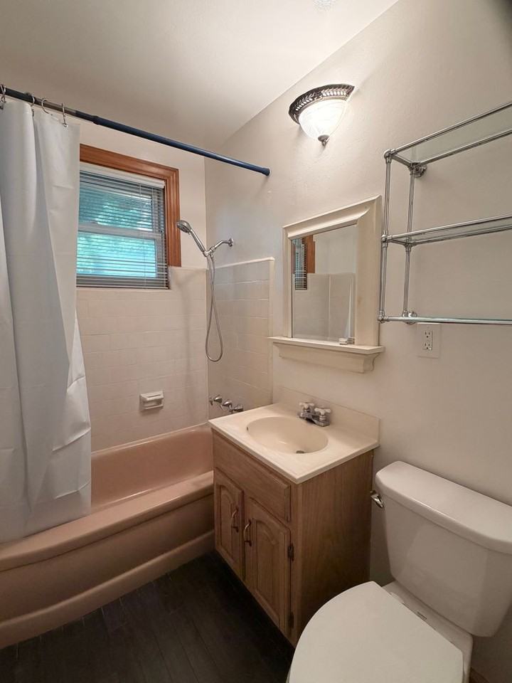 2055 Maryal Dr - Photo 6 of 10