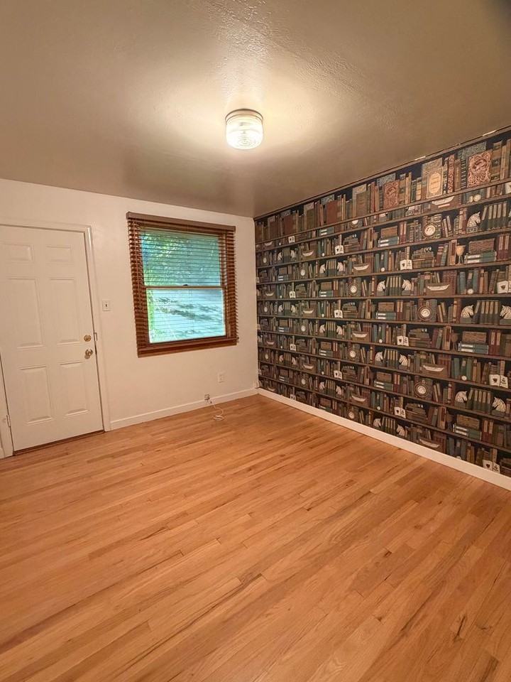 2055 Maryal Dr - Photo 7 of 10