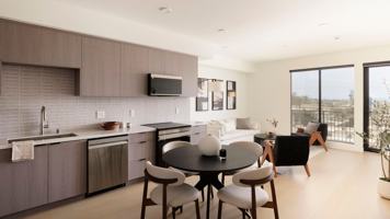 featured image of 806 N Edinburgh Ave