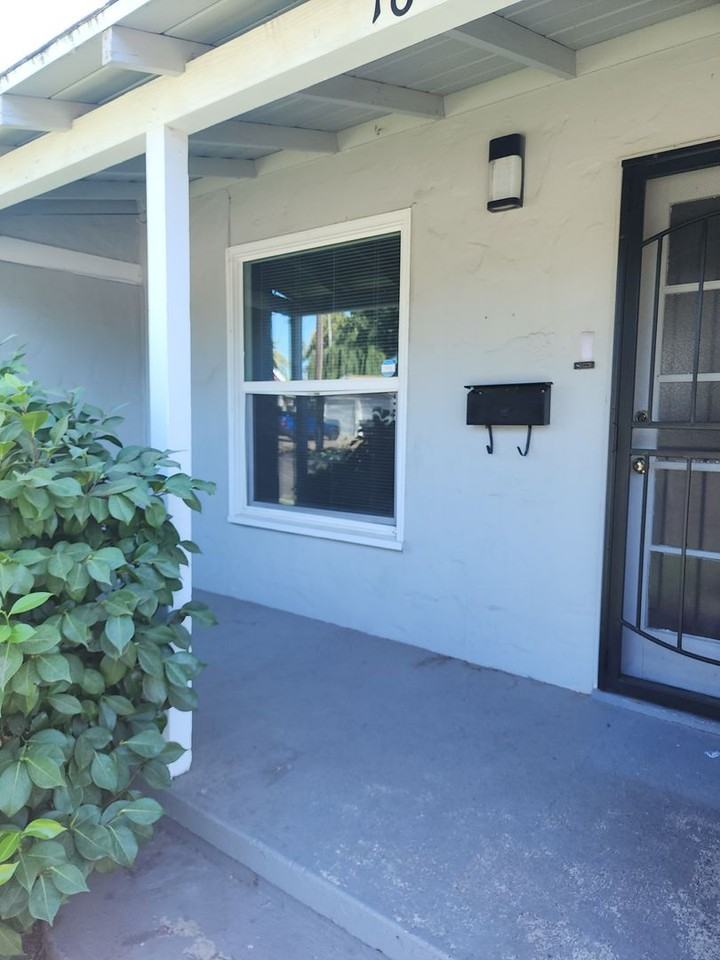 1605 Saint Clair St - Photo 3 of 26