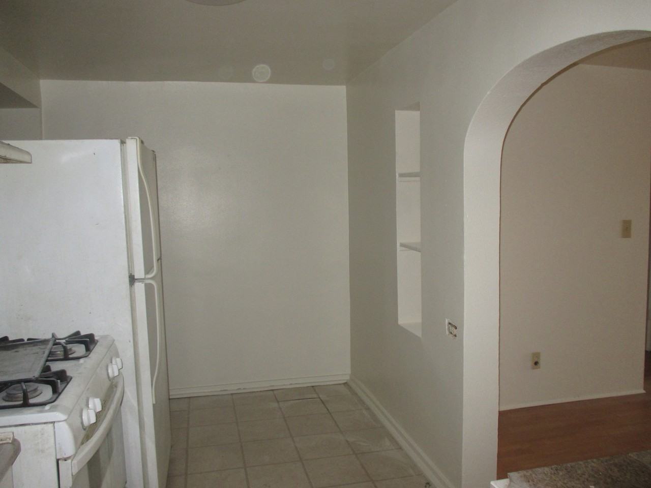 645 E St - Photo 3 of 11
