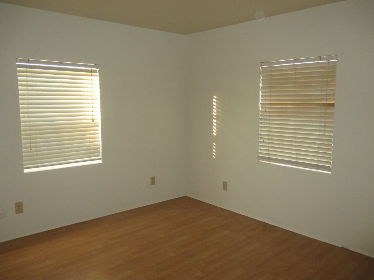 645 E St - Photo 7 of 11