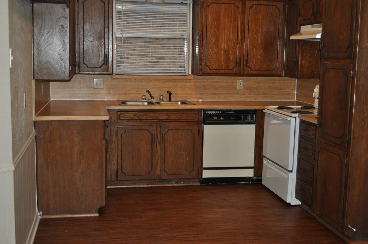 7513 Meadowbrook Dr - Photo 2 of 10