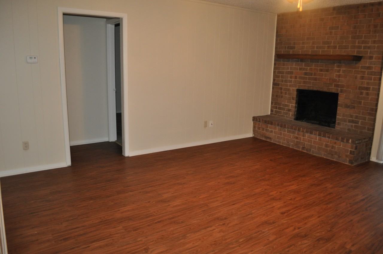 7513 Meadowbrook Dr - Photo 4 of 10