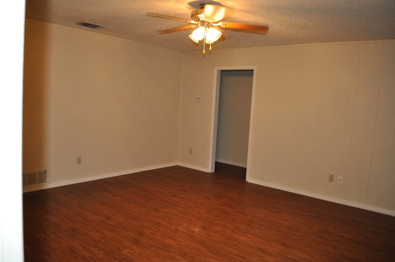 7513 Meadowbrook Dr - Photo 6 of 10