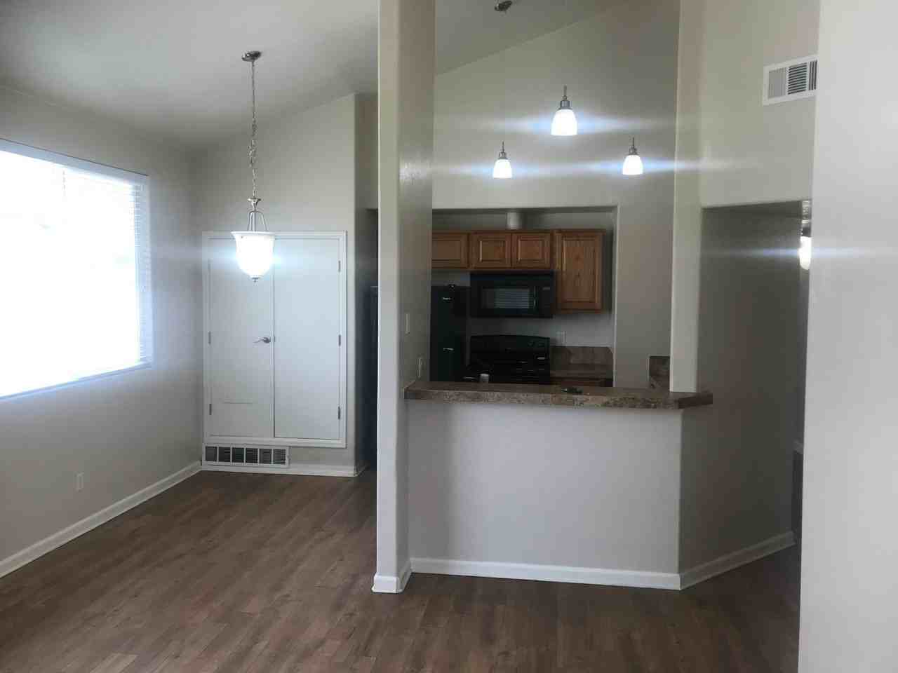 1039 S Walden Way - Photo 5 of 10