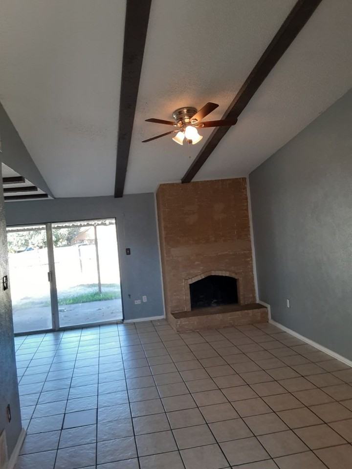 2019 Deerfield Dr - Photo 2 of 7