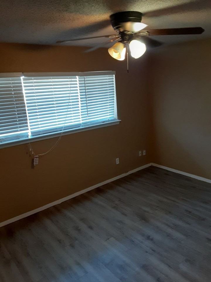2019 Deerfield Dr - Photo 3 of 7