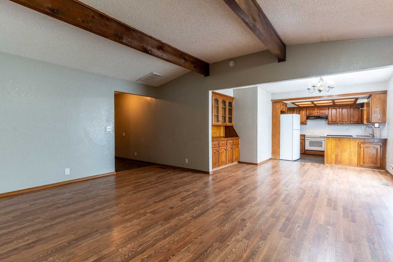 10321 Birkenhead Rd - Photo 3 of 10