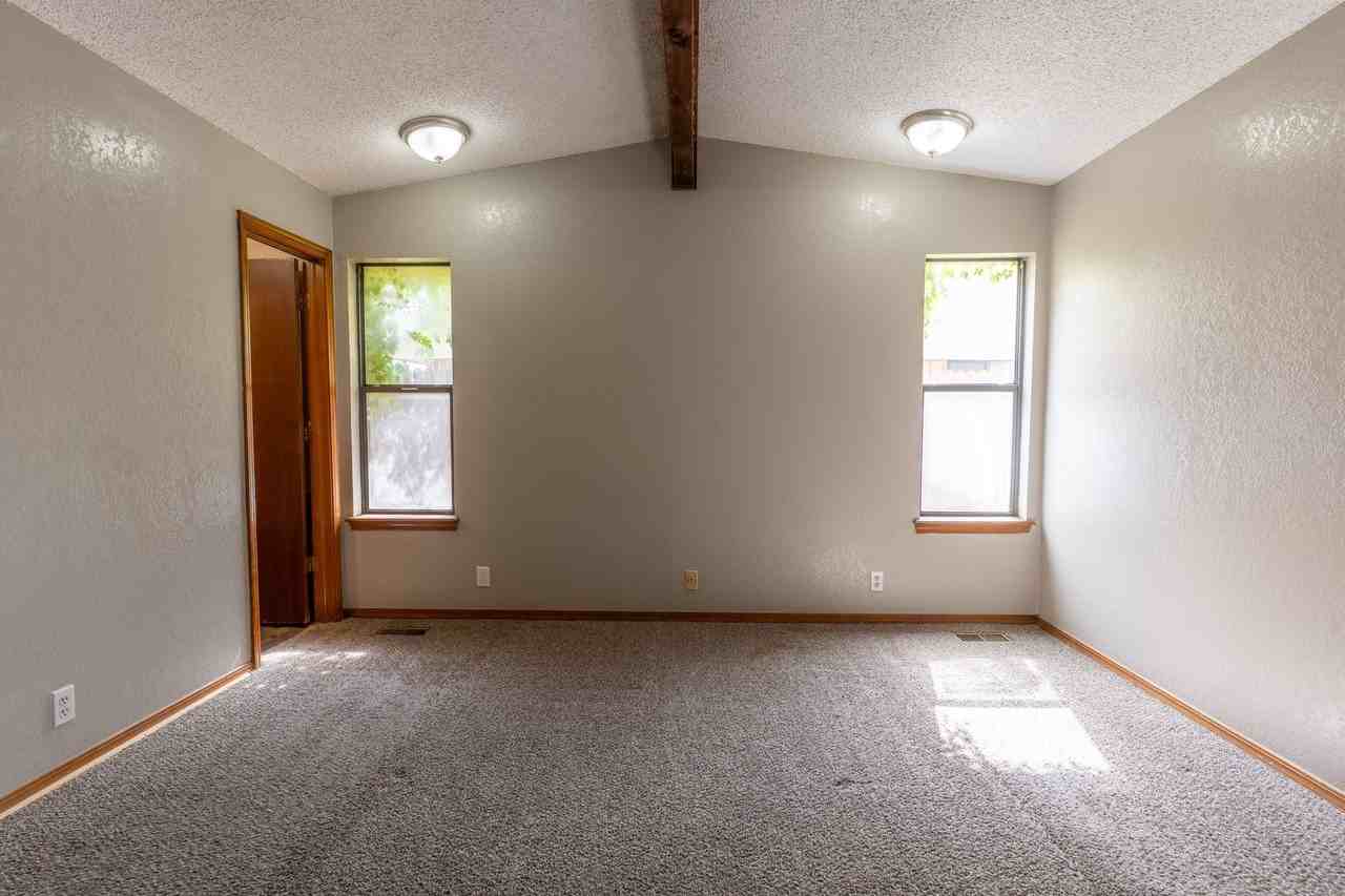 10321 Birkenhead Rd - Photo 6 of 10