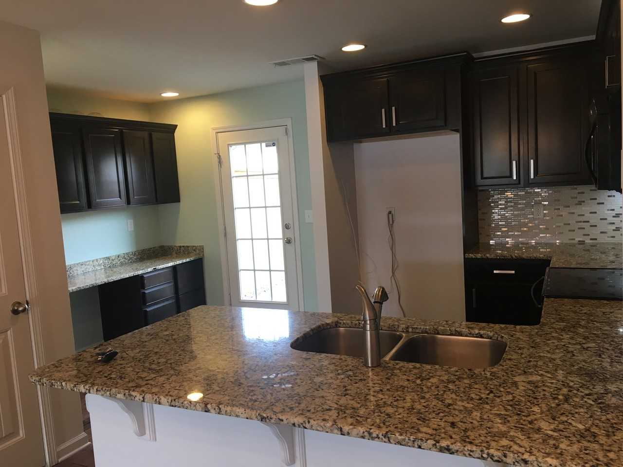 1217 Riverbrook Dr - Photo 4 of 15