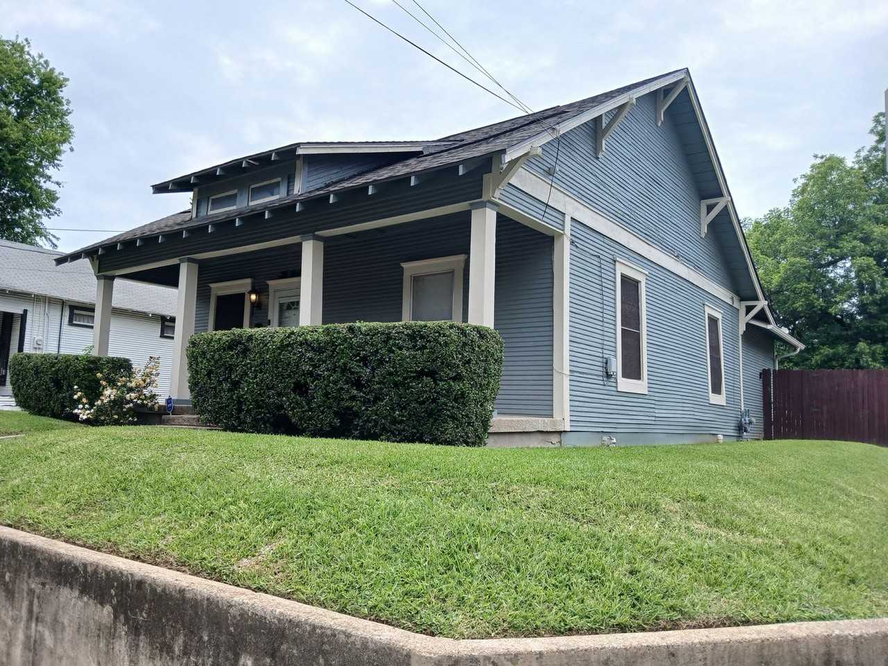 3100 Metropolitan Ave - Photo 2 of 39