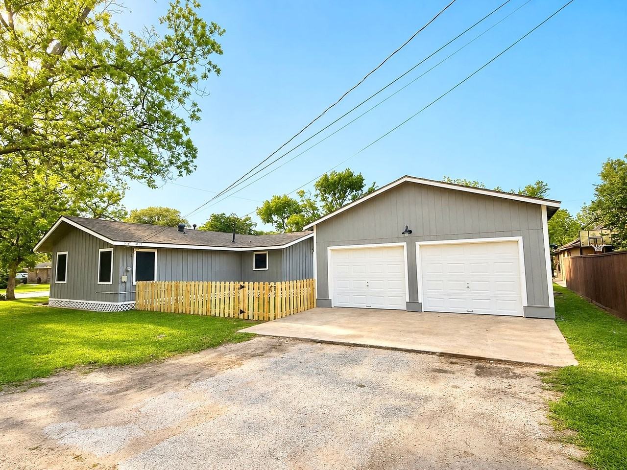 310 S Shanks St - Photo 2 of 19