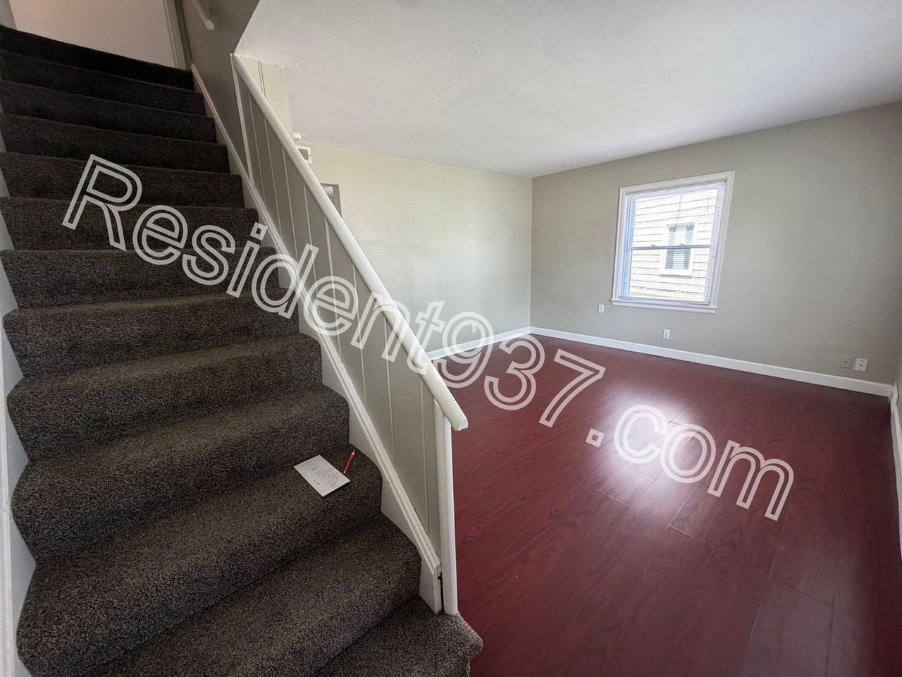 1143 Blakley Dr - Photo 3 of 15
