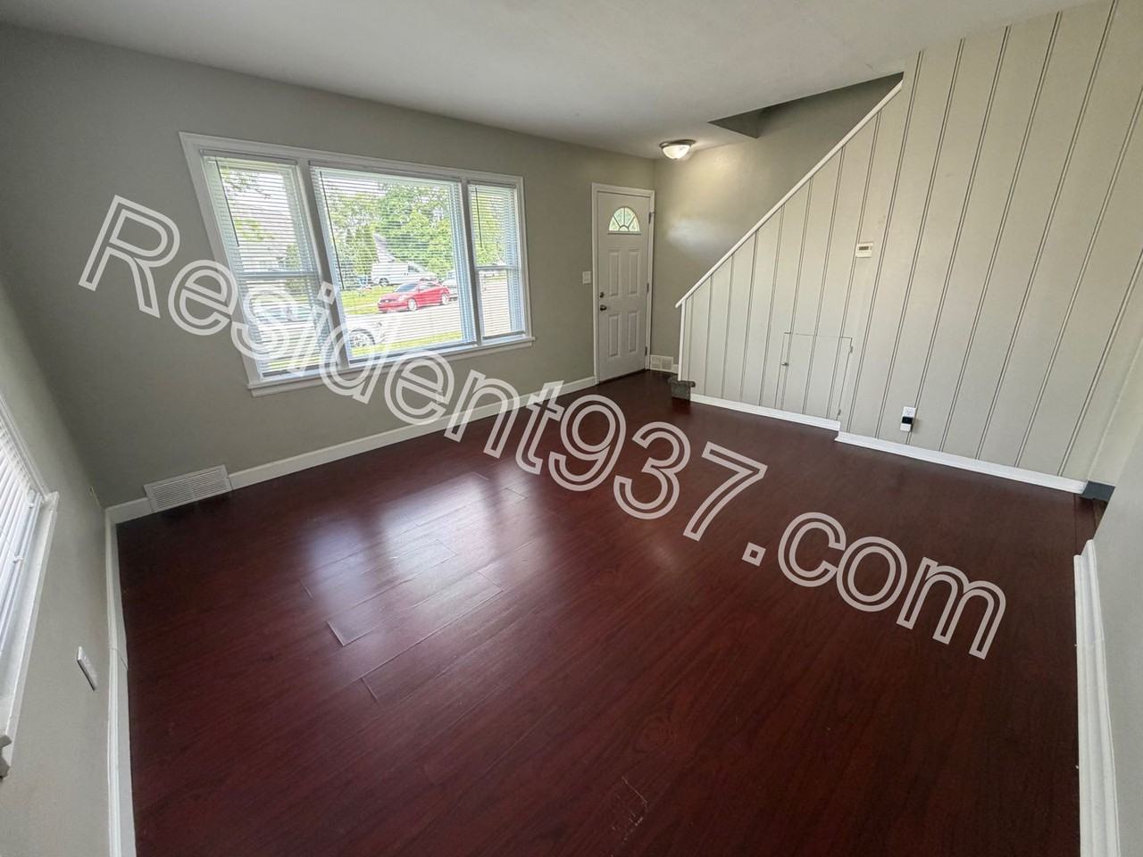 1143 Blakley Dr - Photo 5 of 15