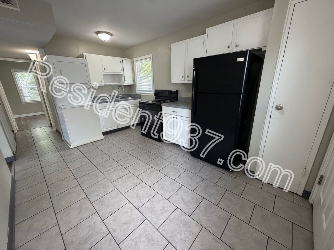 1143 Blakley Dr - Photo 6 of 15