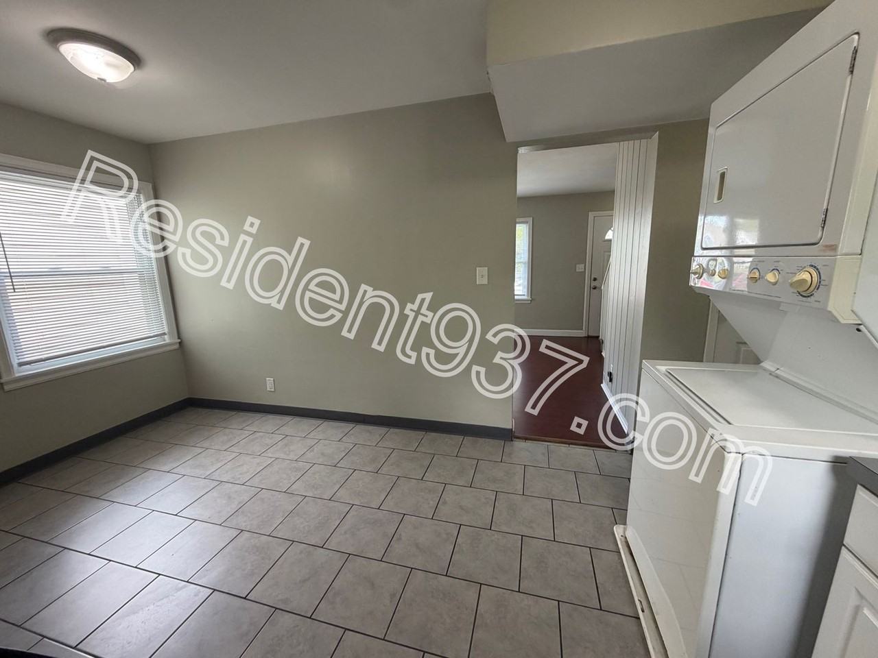1143 Blakley Dr - Photo 7 of 15