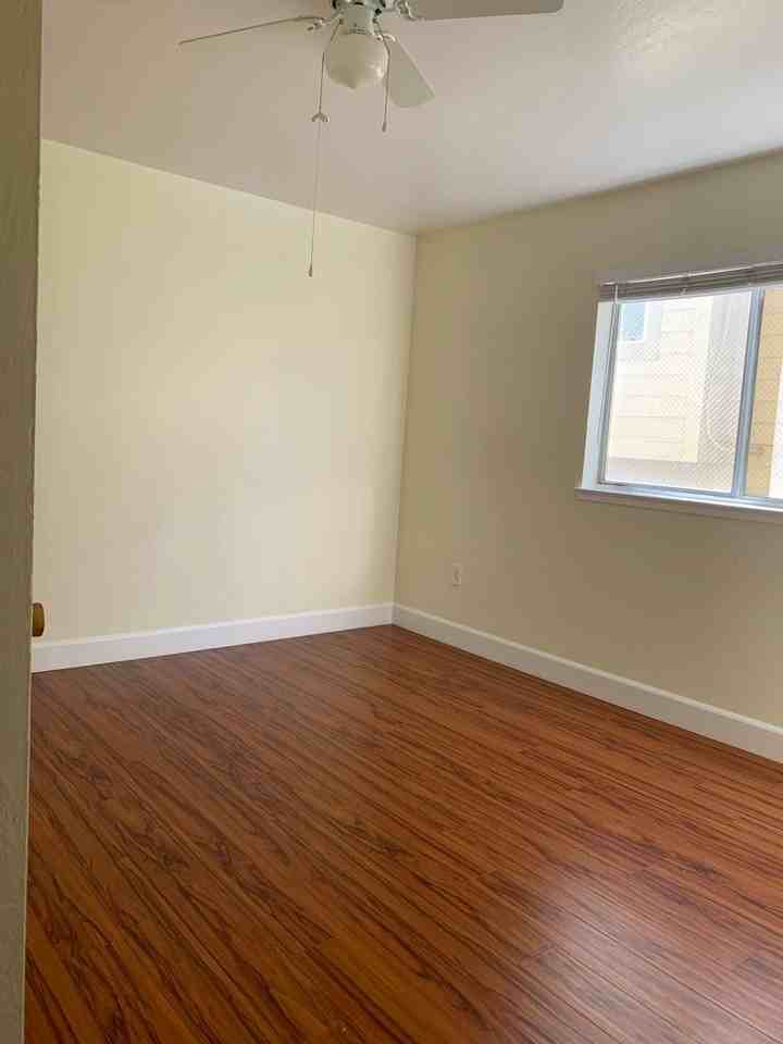 150 Center St #2 - Photo 3 of 8