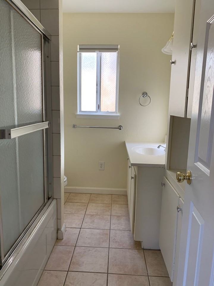 150 Center St #2 - Photo 4 of 8