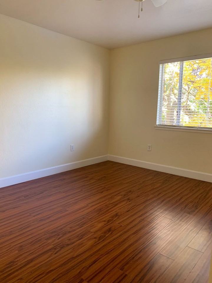 150 Center St #2 - Photo 5 of 8