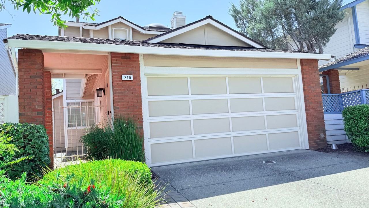 319 Winterwind Cir - Photo 3 of 30