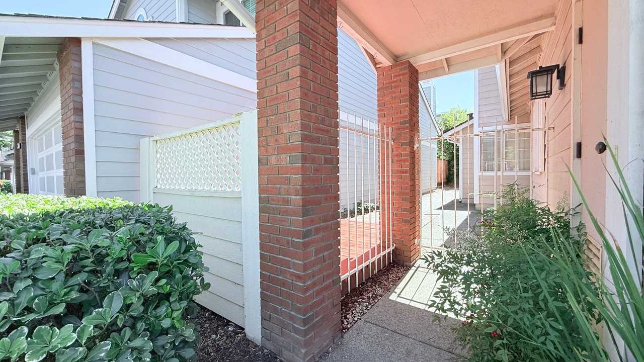 319 Winterwind Cir - Photo 4 of 30
