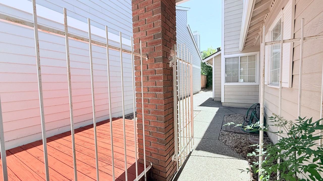 319 Winterwind Cir - Photo 5 of 30