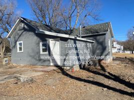 featured image of 111 W 7th St