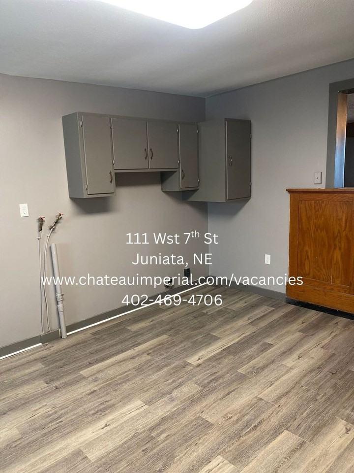111 W 7th St - Photo 7 of 15