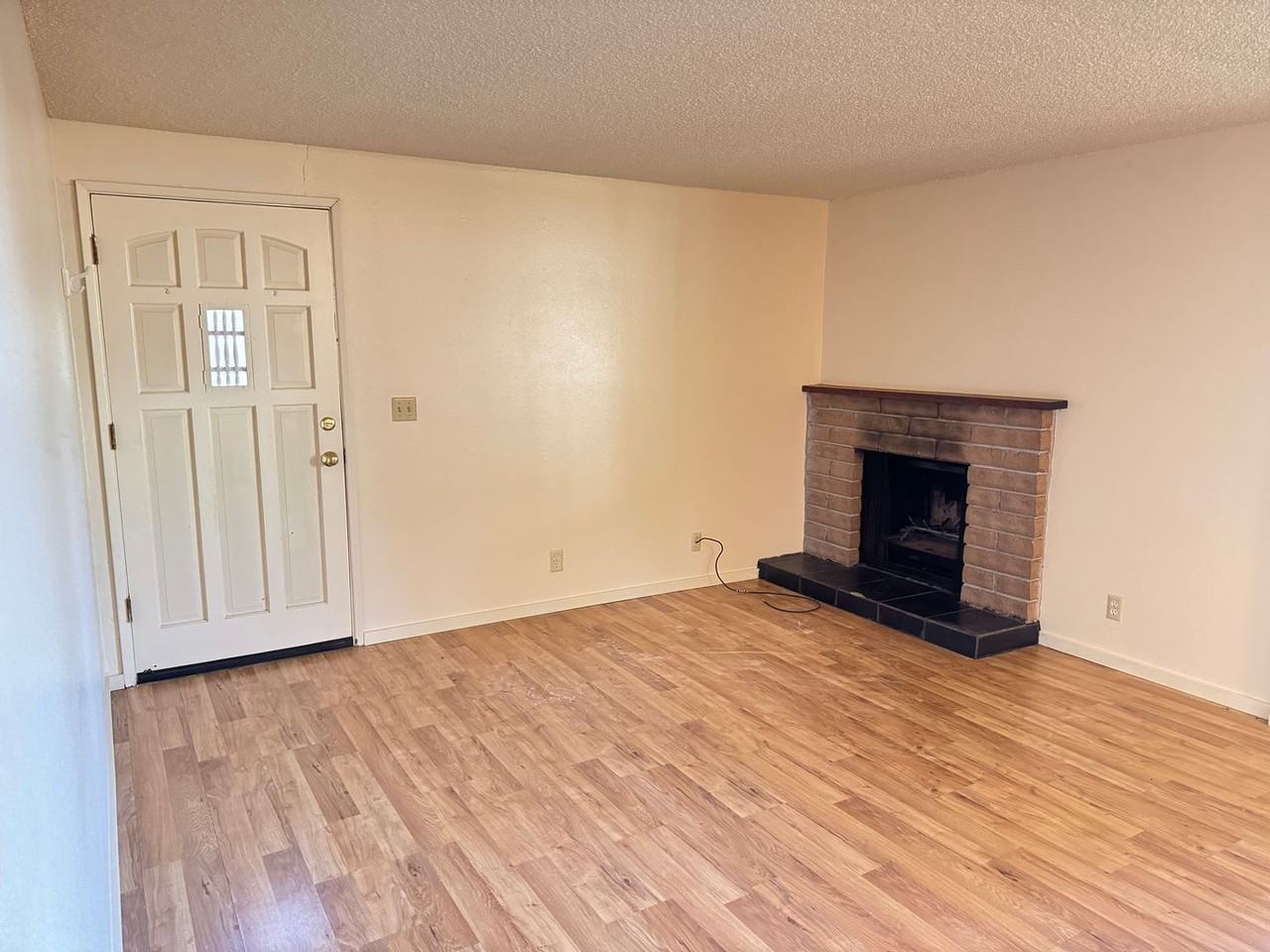 517 Janus St - Photo 4 of 25
