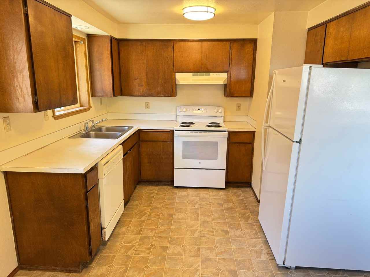 517 Janus St - Photo 6 of 25