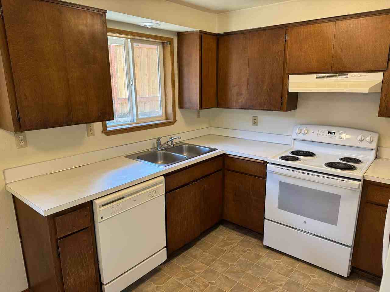 517 Janus St - Photo 7 of 25