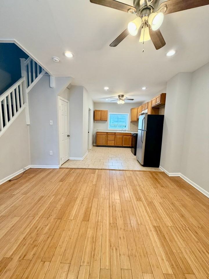 6525 Saybrook Ave - Photo 4 of 24