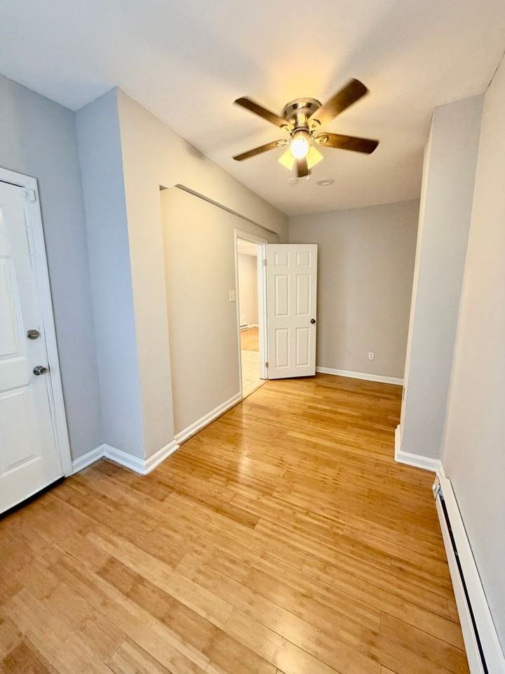 6525 Saybrook Ave - Photo 7 of 24