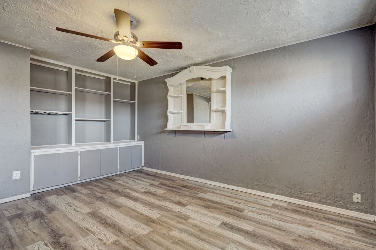 218 E Cherry Ave - Photo 4 of 11