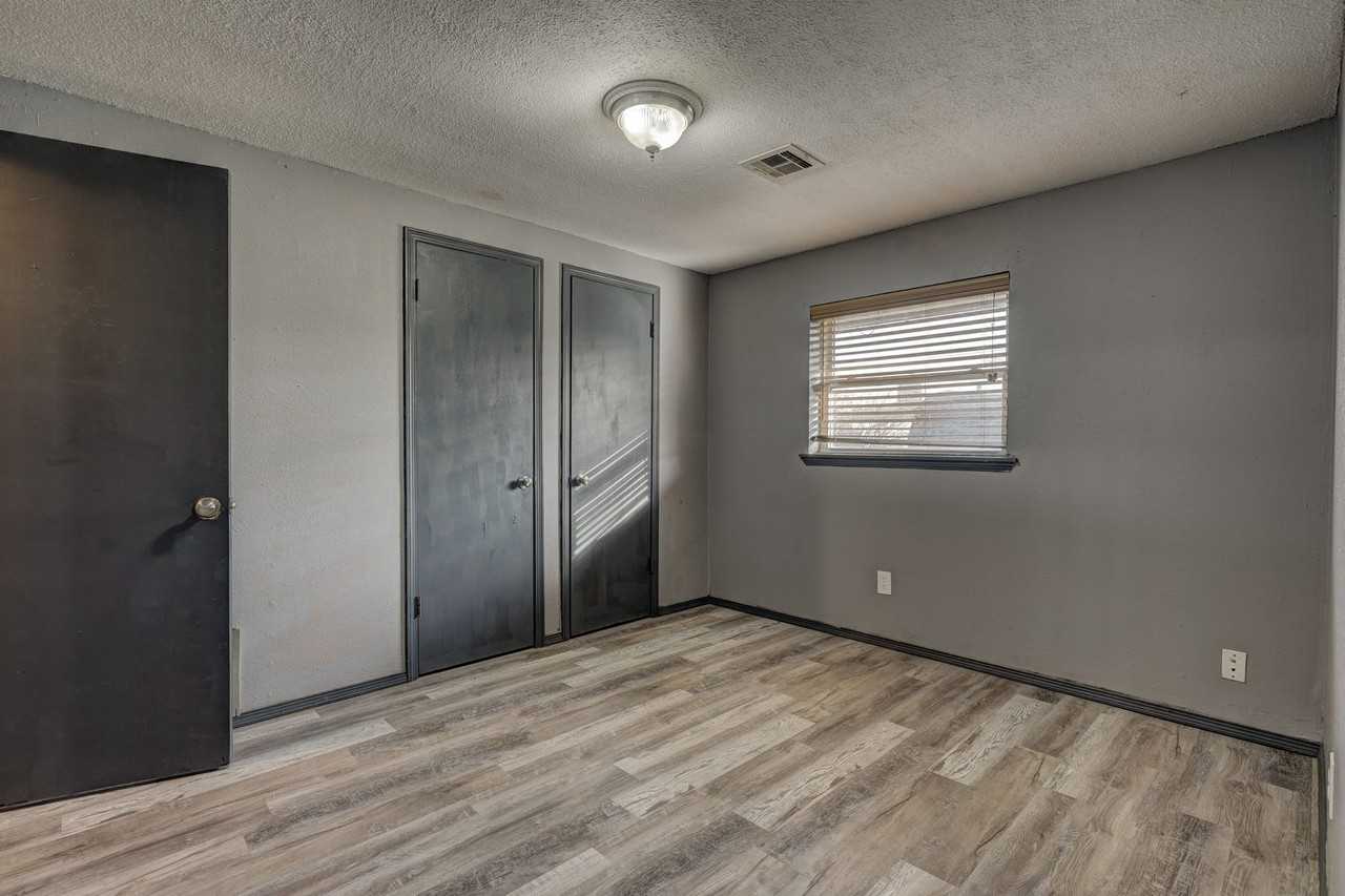 218 E Cherry Ave - Photo 7 of 11