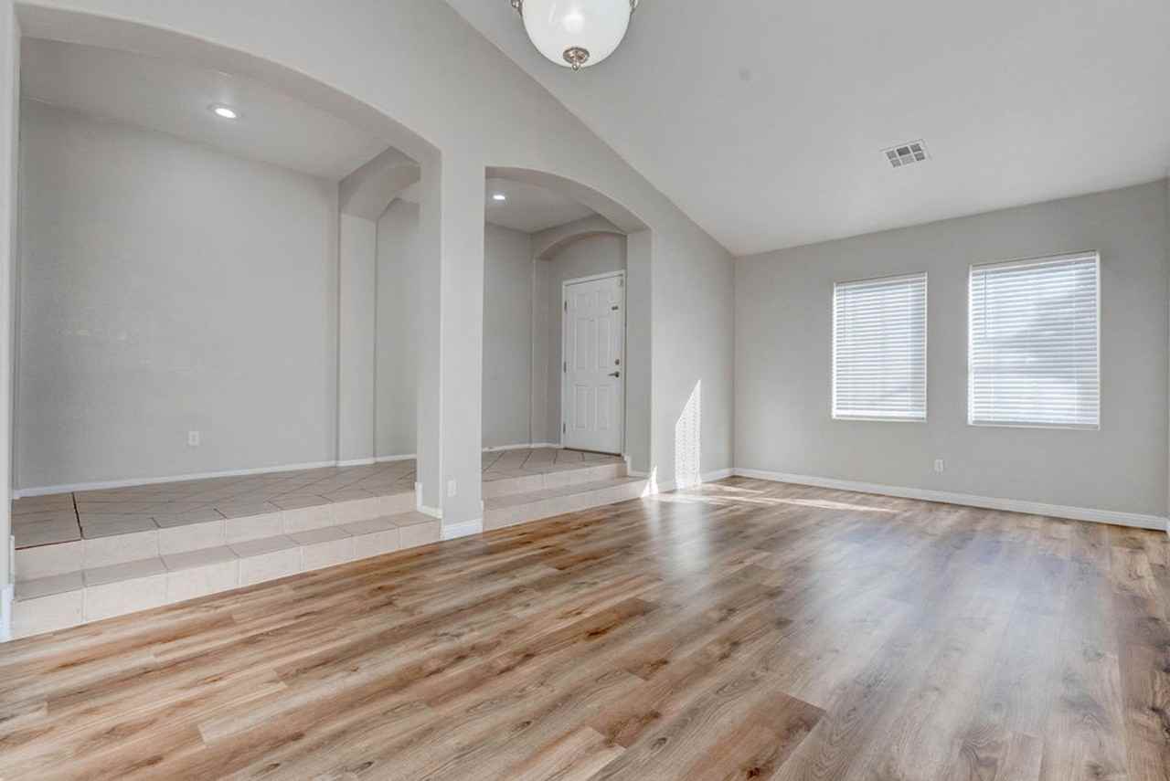2294 Tedesca Dr - Photo 4 of 36