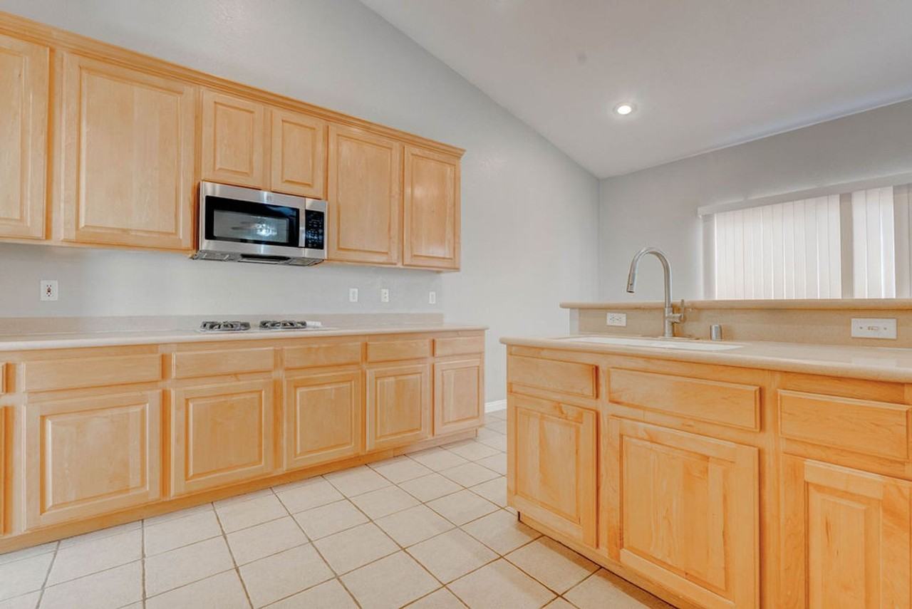 2294 Tedesca Dr - Photo 6 of 36