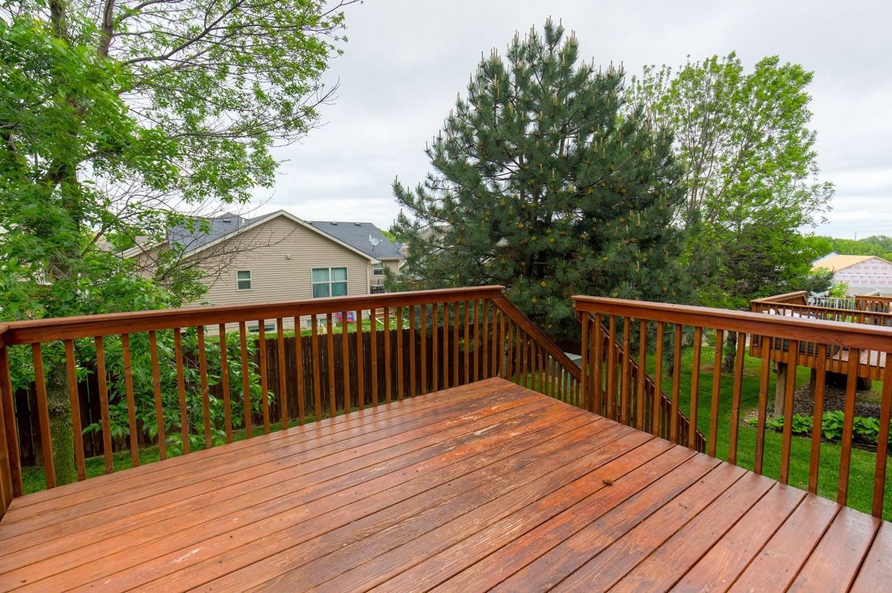 303 Marie Ave - Photo 7 of 33