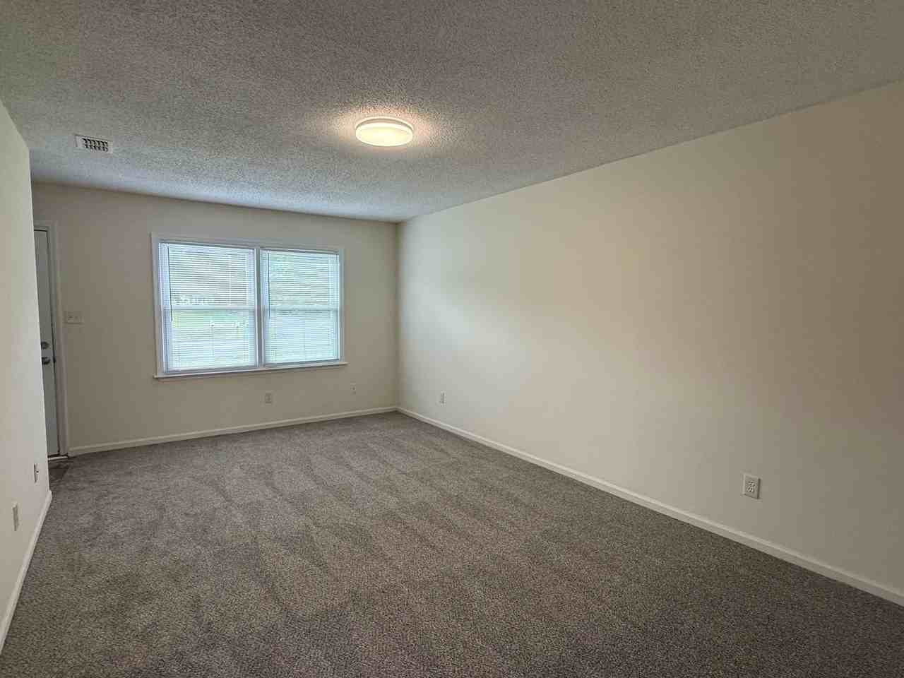 1820 Burgaw Hwy - Photo 2 of 7