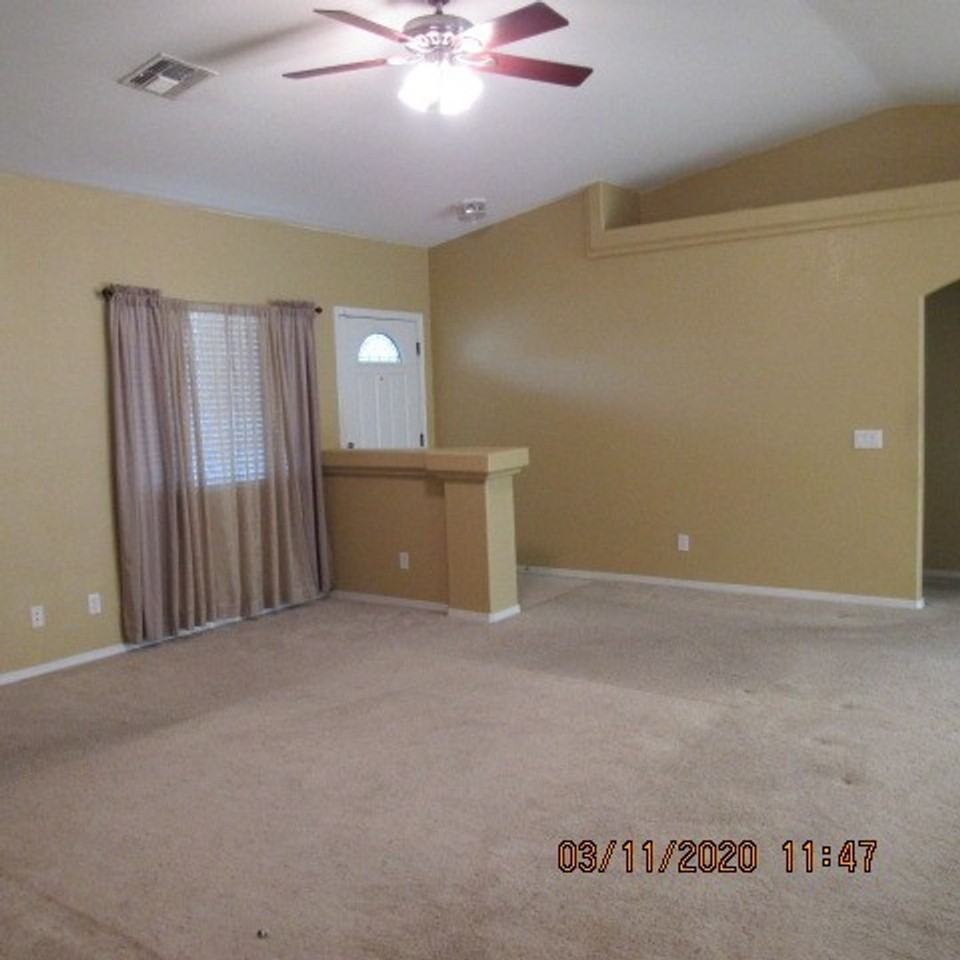 3740 Hiawatha Dr - Photo 5 of 23