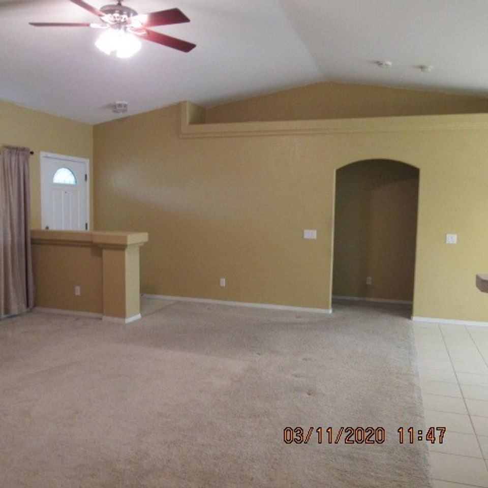 3740 Hiawatha Dr - Photo 6 of 23