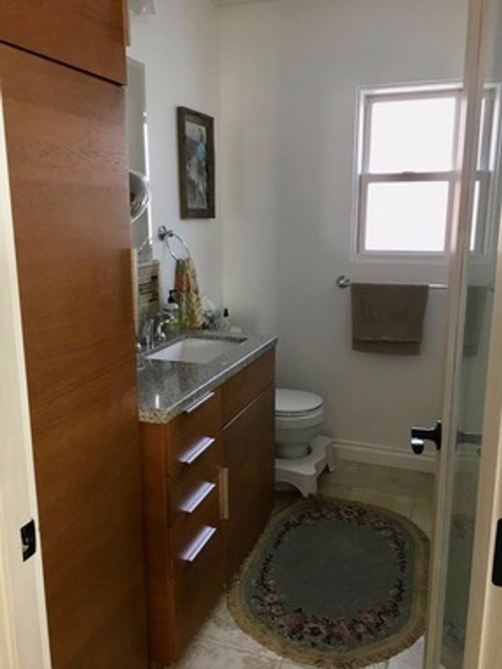 1512 Manzanita Ln - Photo 2 of 7