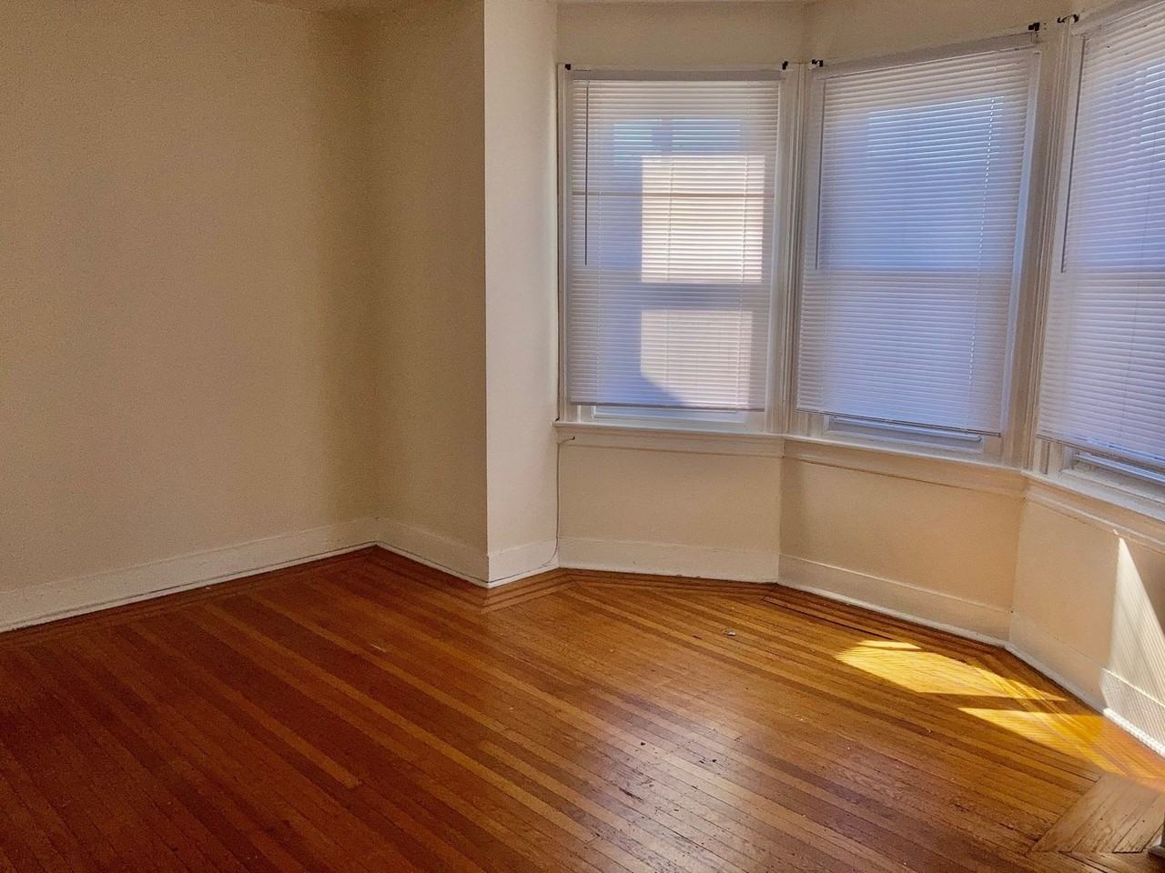 267 S Hirst St - Photo 4 of 13