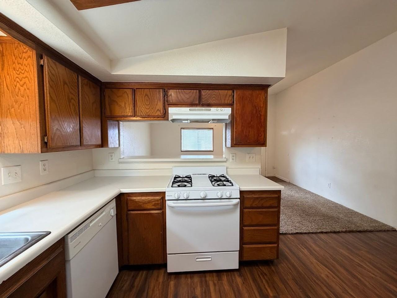 6903 Airport Rd - Photo 5 of 27