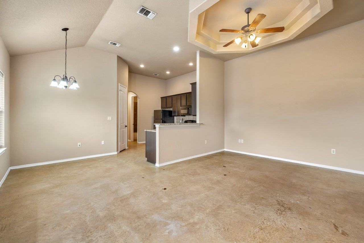 216 Stone Gate Dr - Photo 5 of 14