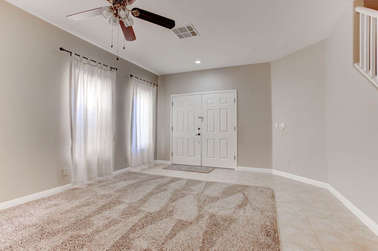 809 Royal Birch Ln - Photo 7 of 50