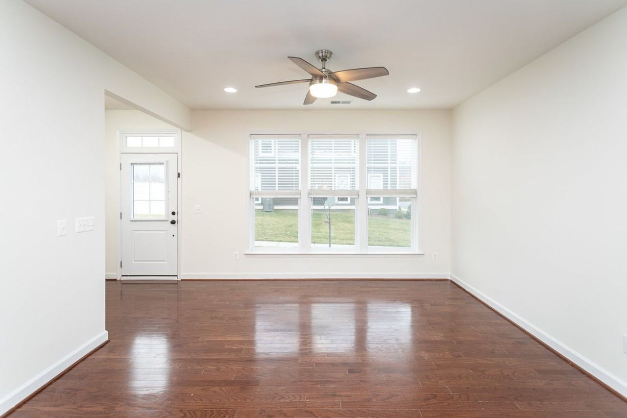3245 Battery Park Pl - Photo 5 of 34